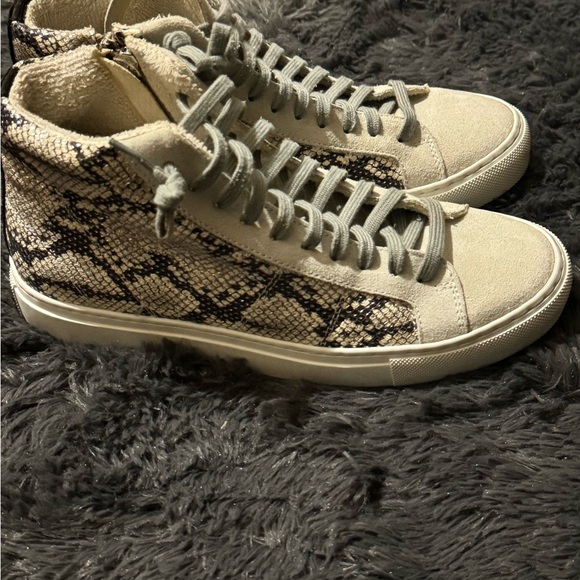 P448 Beige and Gray Snake print High-Top Sneakers - Picture 1 of 8